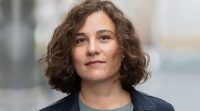 Entretien avec Sarah Proust : “Le bureau, un des derniers grands lieux qui matérialise le collectif”